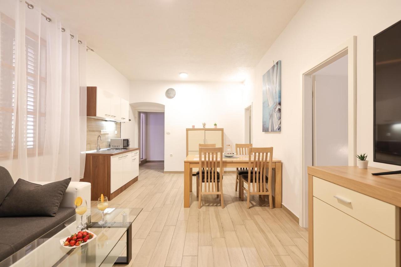 Old Town Donatello Apartment Zadar Luaran gambar